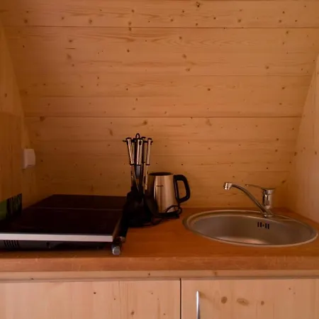 Kamp alanı Ferien Im Naturwagen Pod 1 *
